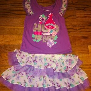 Girls Disney Trolls 2 piece shirt and skirt.